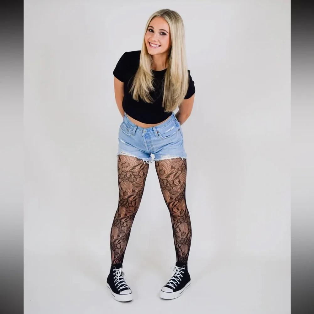 NWT Plus Size Black Floral 🌺 Lace Women's Tights